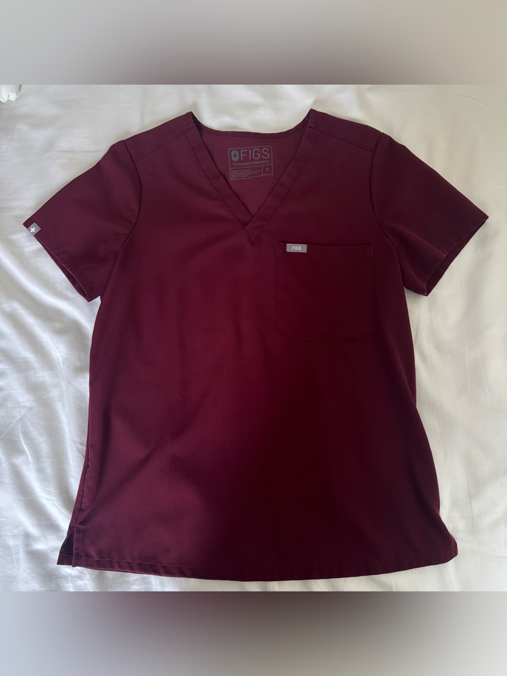 EUC FIGS Catarina scrub top - burgundy